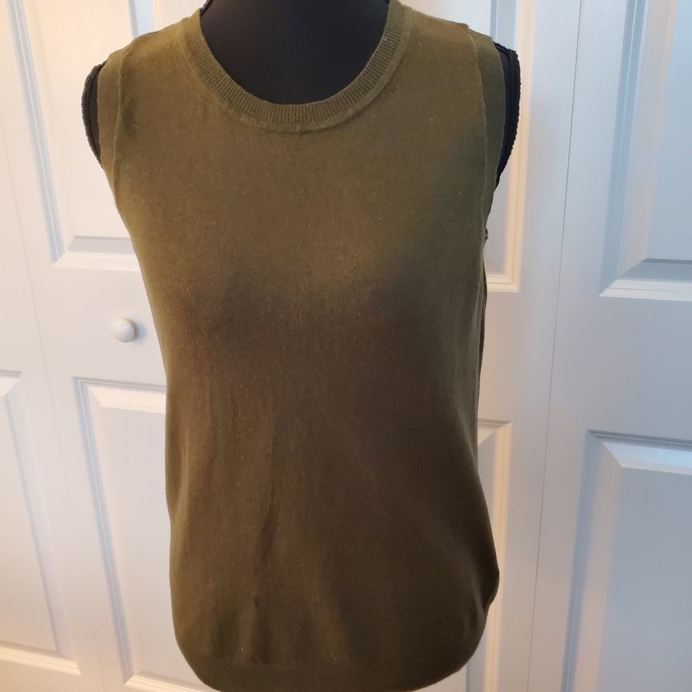 CAbi Green Muscle Tee Sleeveless Top